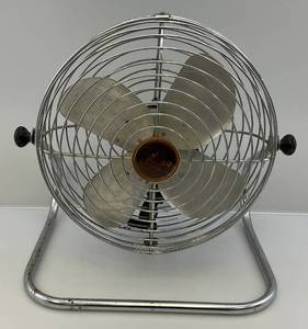 lot 284 image: Vintage ESKIMO Electric Fan (Works)