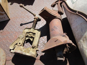 FW Cistern Pump, Vise