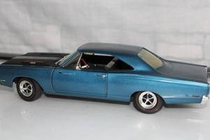 1969 Plymouth Road Runner Hemi Die-Cast 118