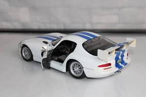 Dodge Viper GTS Coupe Die-Cast 118