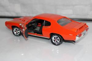 1969 GTO Pontiac Hardtop Die-Cast 124