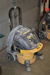 lot 908 image: DeWalt 10-Gallon Dust Extraction Vacuum DWV012