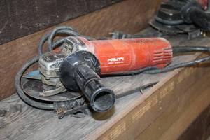 lot 954 image: Hilti 4-12 Angle Grinder DAG450-D