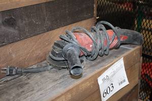 lot 955 image: Hilti 4-12 Angle Grinder DEG600-D