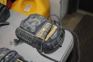 lot 976 image: DeWalt 12V Max  20V Max Lithium Ion Battery Charger DCB101