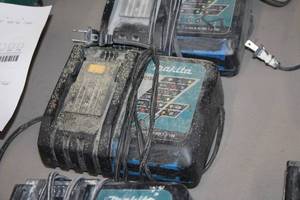 lot 1000 image: Makita Li-ion & Ni-MH 7.2-18V Battery Charger DC18RC