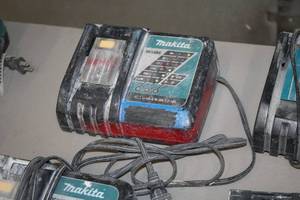 lot 1002 image: Makita Li-ion & Ni-MH 7.2-18V Battery Charger DC18RC