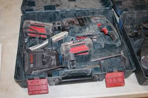 lot 1030 image: Bosch Bulldog 36V Cordless Hammerdrill with (2) Batteries, Charger, Case