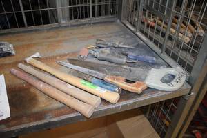lot 1034 image: Hand Tools - Saws, Chisels, Roof Knife, Scissors, Replacement Handles