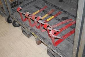 lot 1040 image: Lot of (6) Roof Jacks