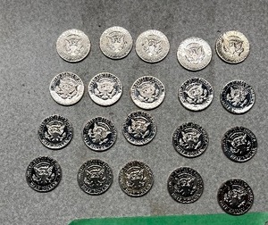 lot 113 image: 20) 1973S KENNEDY PROOF HALF DOLLARS
