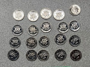 lot 114 image: 20) 1973S KENNEDY PROOF HALF DOLLARS