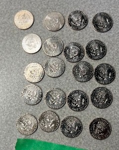 lot 118 image: 20) 2021P KENNEDY HALF DOLLARS NIFC COLLECTORS ONLY COINS