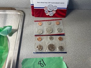 lot 81 image: 1987 UNCIRCULATED COIN SET