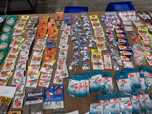 lot 66 image: HUGE TABLE FULL OF SNELLS & HOOKS
