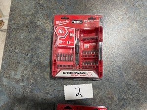 lot 2 image: MILWAUKEE 25PC IMPACT DRIVER BIT SET & 15PC THUNDERBOLT BLACK OXIDE DRILL BIT SET