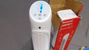 lot 11 image: Honeywell QuietSet Whole Room Tower Fan 092926002602