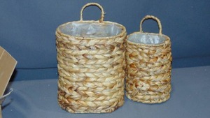 lot 17 image: AuldHome Design Water Hyacinth Wall Hanging Baskets, 2pc Set SmallMedium Wicker