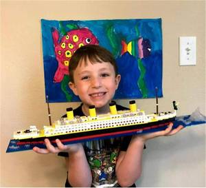 lot 133 image: Titanic Ship Model Building Block Set, 3D Puzzle Sets DIY Educational Toys, Bricks Toy-with 1860Pcs Micro Mini Blocks, Ideal Gift for Kids & Adults