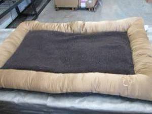 lot 9 image: Dog Bed...