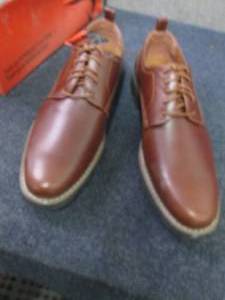 lot 21 image: Deer Stags 10.5 M Mens Highland Sho...