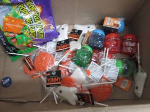lot 54 image: Halloween Lollipops & Skull Sour Ca...