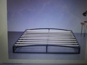 lot 99 image: Amazon Basics Metal Platform Bed Fr...