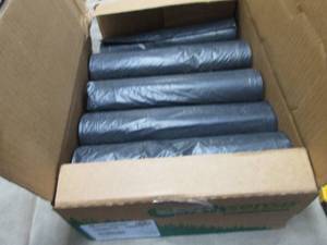 lot 139 image: 100 ct Case Earthwise 56 Gallon 43x...