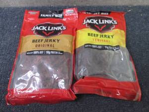 lot 328 image: 2- 10 oz Jack Links Original & Teri...