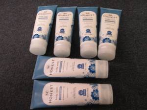 lot 388 image: 6- 8 oz Honest Soothing Therapy Bod...