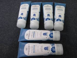 lot 389 image: 6- 8 oz Honest Soothing Therapy Bod...