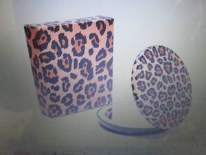 lot 427 image: 2 Pop Sonic LED Compact Mirrors Ret...