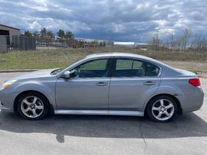 2010 Subaru Legacy 3.6R Limited - AWD - 2 OWNERS