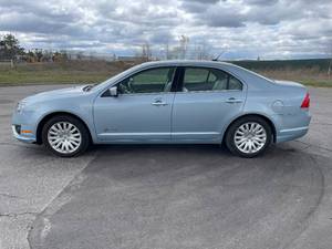 2011 Ford Fusion Hybrid - 2 OWNERS