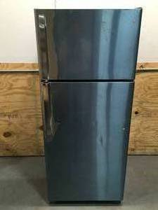 lot 32 image: GE ENERGY STAR 17.5 Cu. Ft. Top-Freezer Refrigerator Model # GTE18GSNDRSS (Scratch And Dent) (Tested And Works)