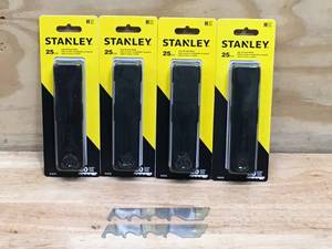 lot 37 image: Lot of 4 - Stanley 25mm Snap-Off Hook Blade 20 Packs
