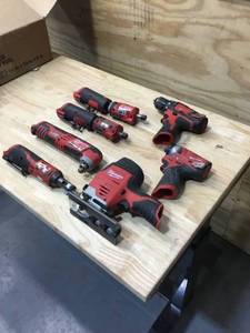 lot 79 image: Lot of 7 - Misc non working Milwaukee tool