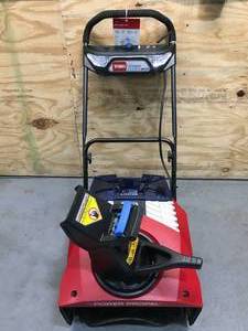 lot 10 image: Toro 21 in. (53 cm) 60V MAX  Electric Battery Power Clear Self Propel Snow Blower Model # 39921 (Includes 5Ah battery And Charger)