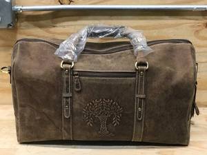 lot 27 image: Leather Travel Duffel Weekender Bag Brown 20 Inch By Aaron Leather Goods (Comes with small bag and strap)