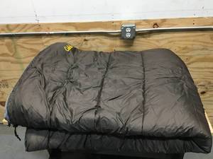 lot 58 image: Cabelas Getaway 0° Rectangle Sleeping Bag