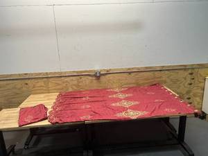 lot 98 image: Curtains