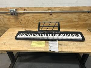 lot 123 image: Digital Piano 88 Key Full Size Electronic Keyboard Piano