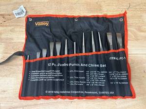 lot 136 image: VALLEY 12 PC. Jumbo Punch and Chisel Set