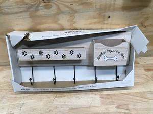 lot 146 image: White River Home Dog-Leash Holder (Has One Loose Hook)