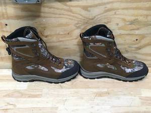 lot 186 image: Cabelas Mens Axis Hunting Boots Size 12M (New) (Eyelets Broke Off) 05022427