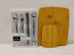 NEW MAINSTAYS 49 PIECE FLATWARE SET WITH TRAY ORGANIZER AND CUTTING BOARDS