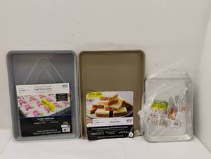 5 NEW SHEET PANS