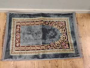 PRAYER RUG