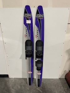 lot 2 image: HO Extreme 63 Water Skis
