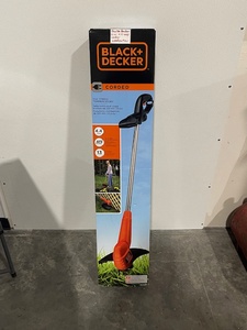 lot 7 image: Black & Decker Corded TrimmerEdger